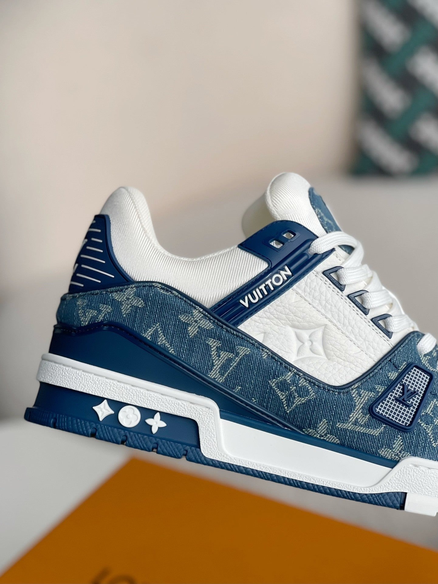 LV TRAINER 1A8FN8 Sneakers
