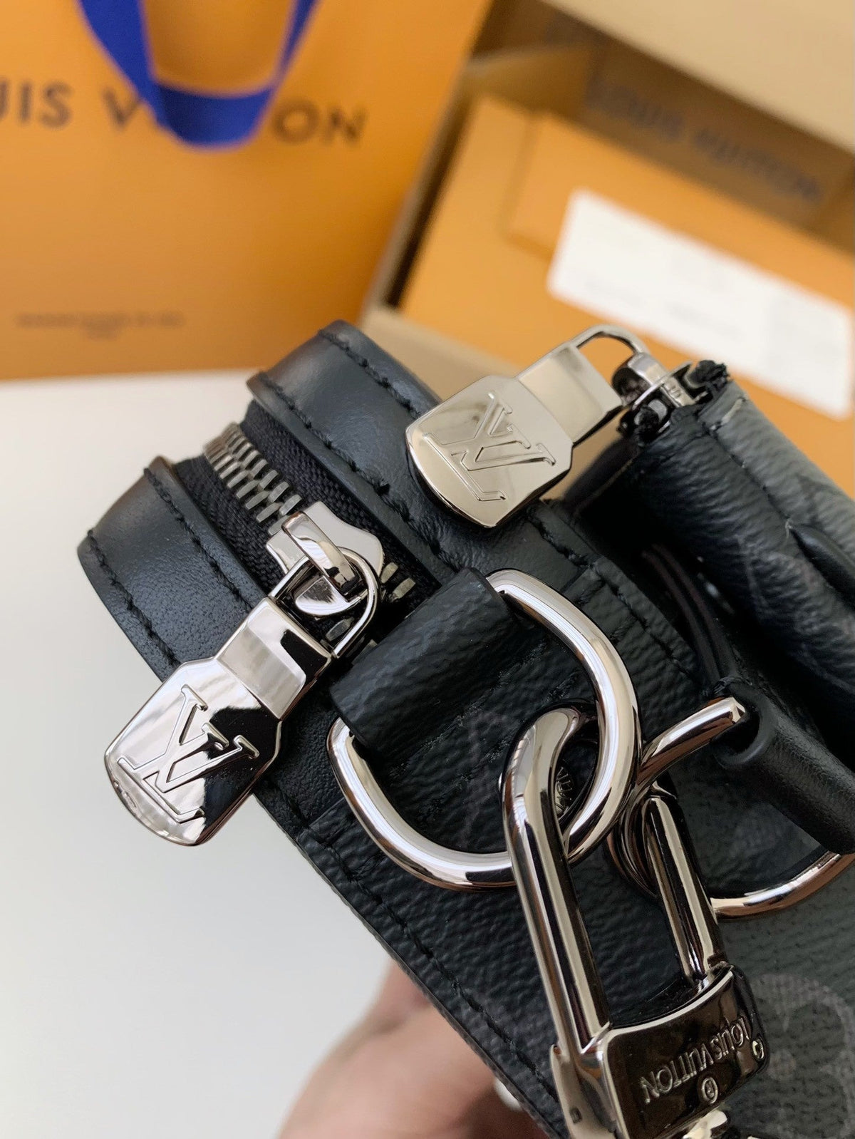 LV Trio Men’s Bag M6