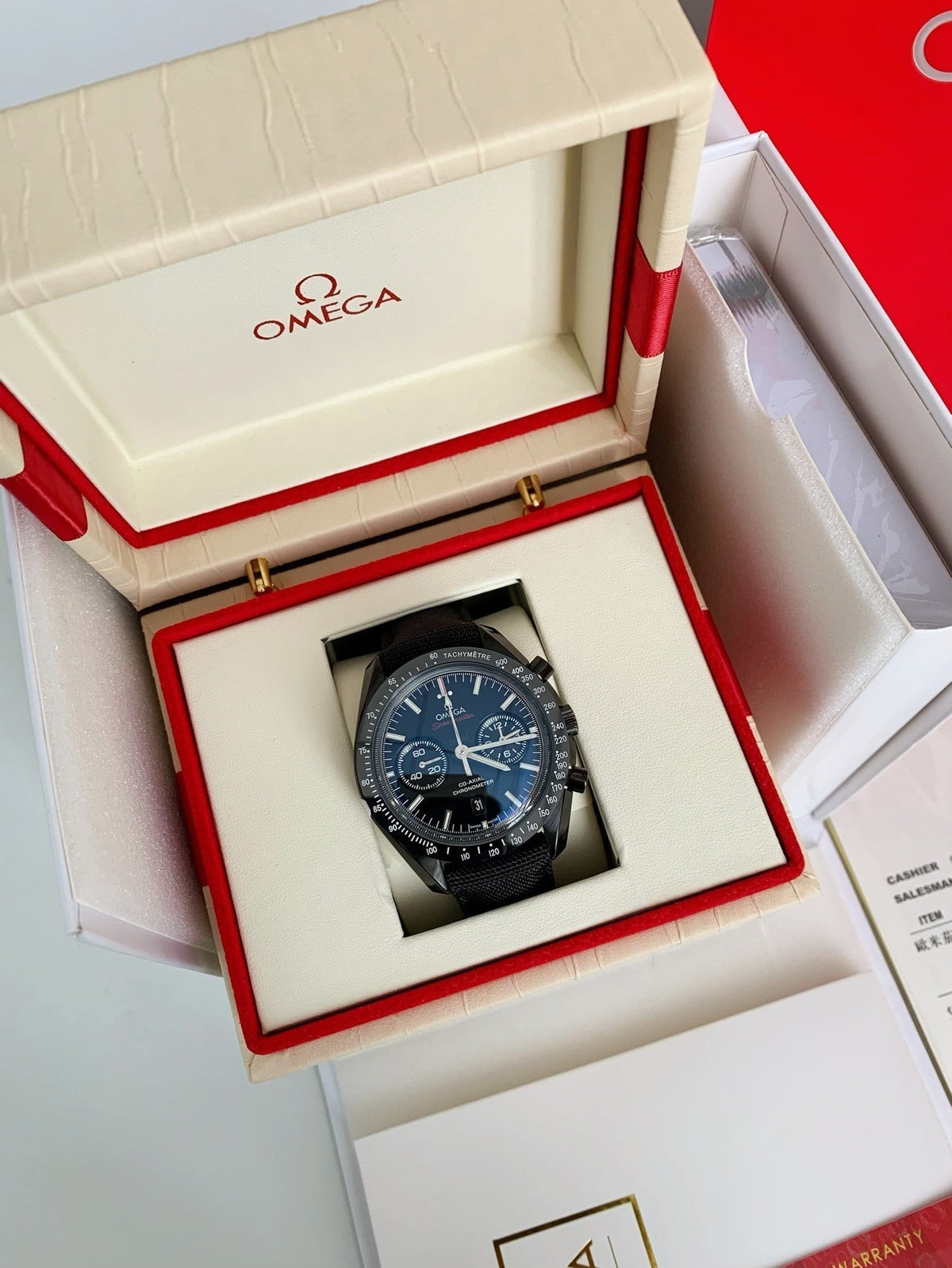 Omega Speedmaster Series Dark Side of the Moon,44.25mm