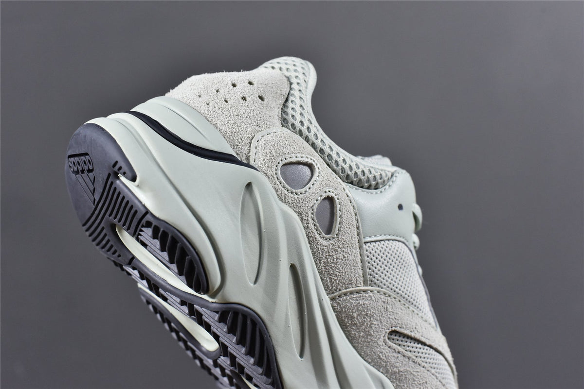 YBoost 700 'Salt'