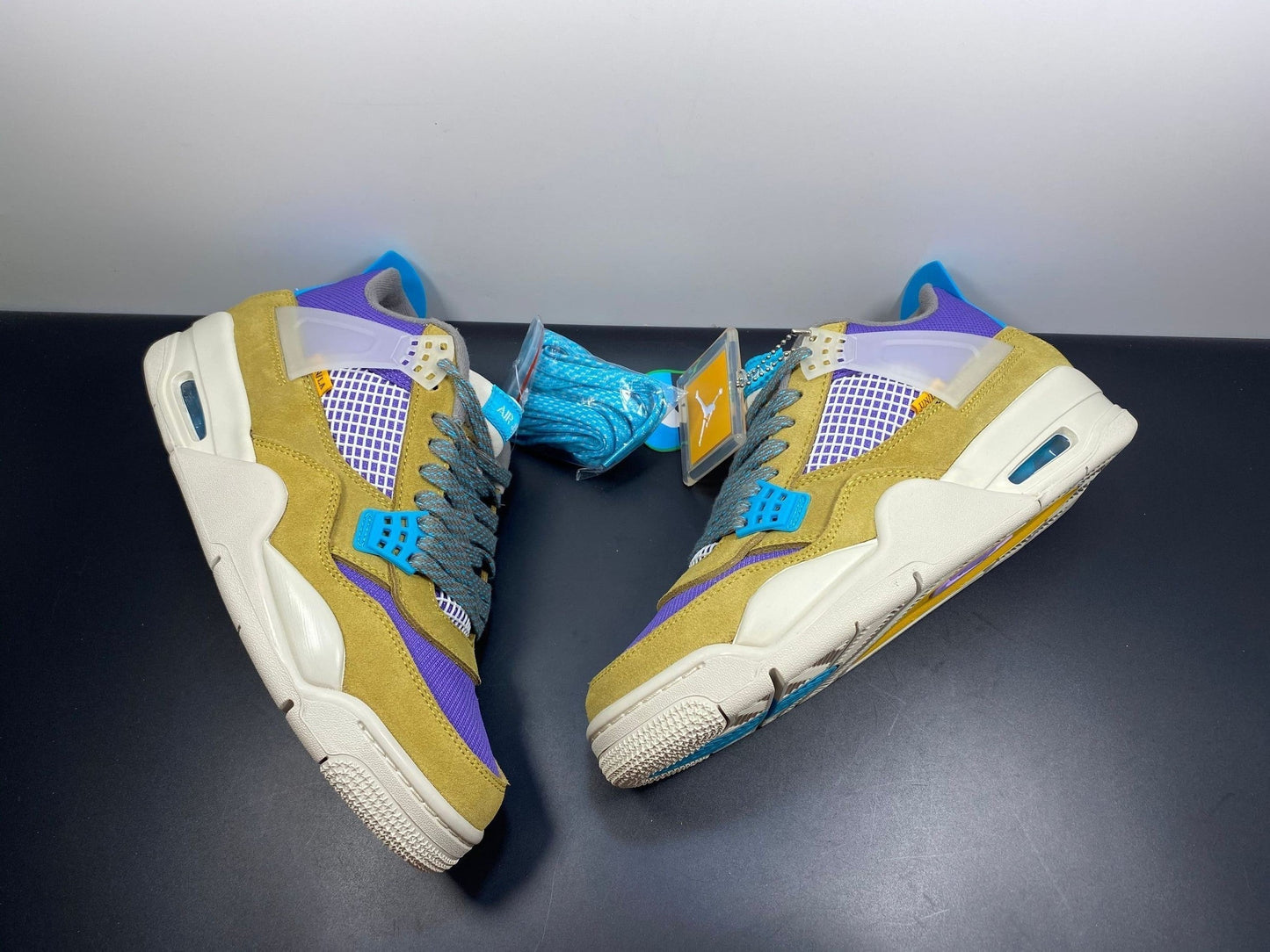 AJ 4 x Union La Retro 'Desert Moss'
