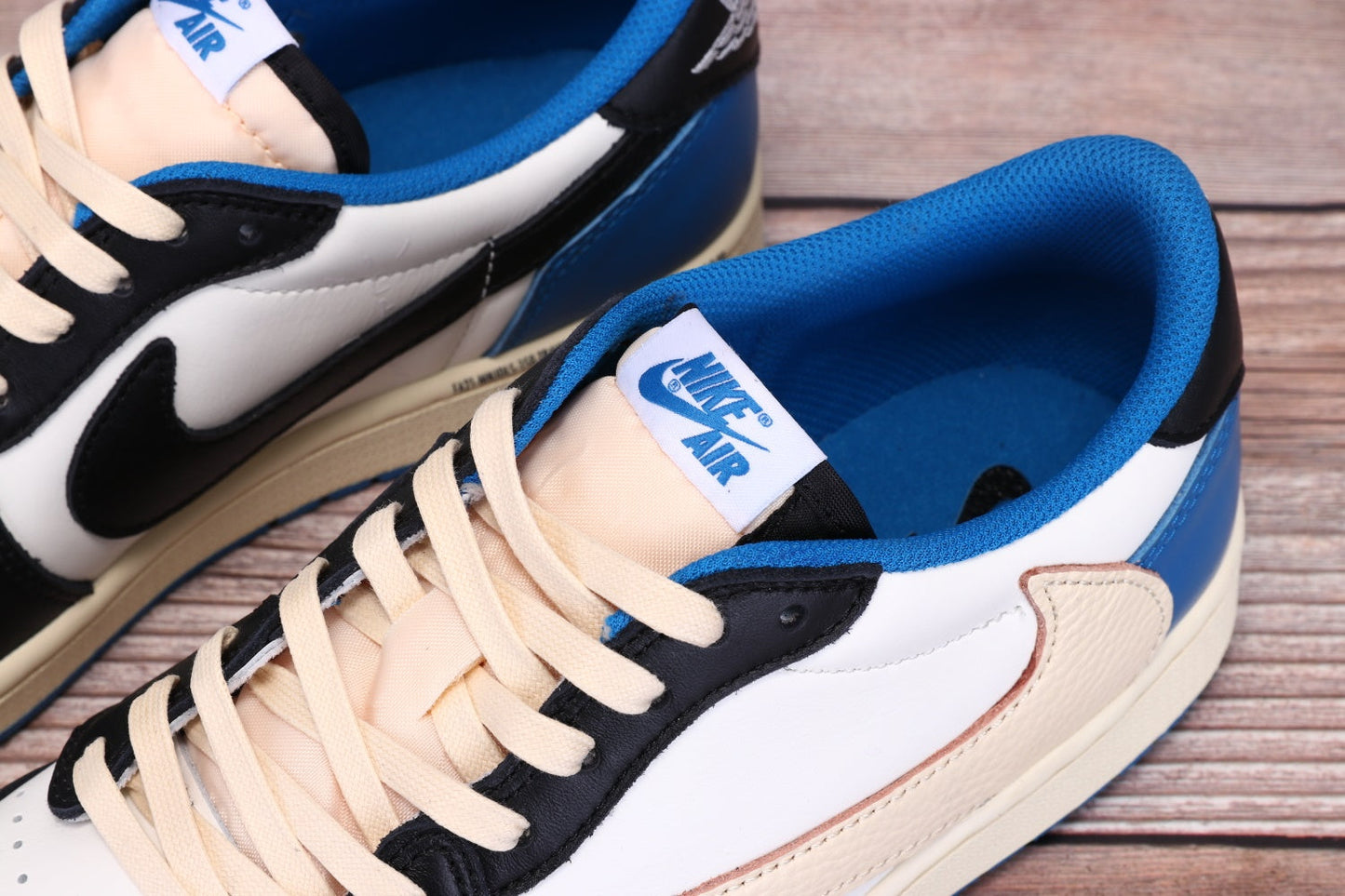 AJ 1 Low Retro x Travis Scott 'FRAGMENT DESIGN'