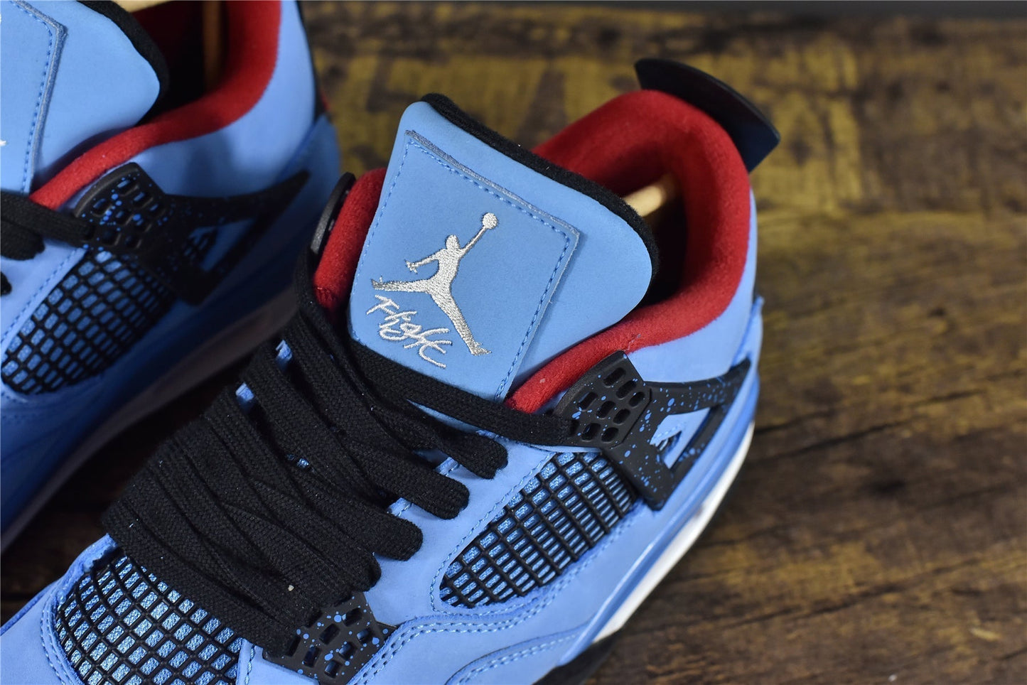 AJ 4 x Travis Scott 'UNC'