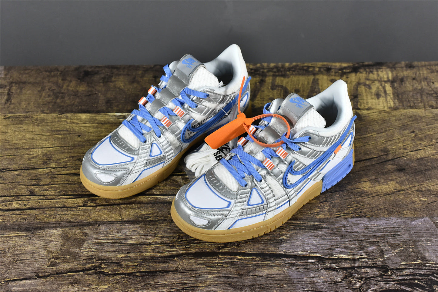 Off-W*** Air Rubber Dunk UNC