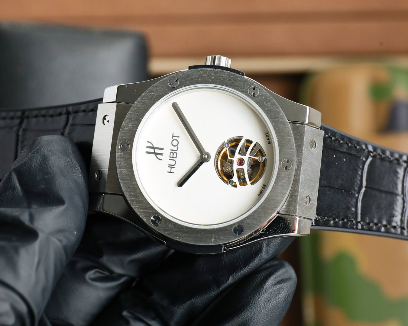 HBT White - Black Leather - Automatic - 45mm