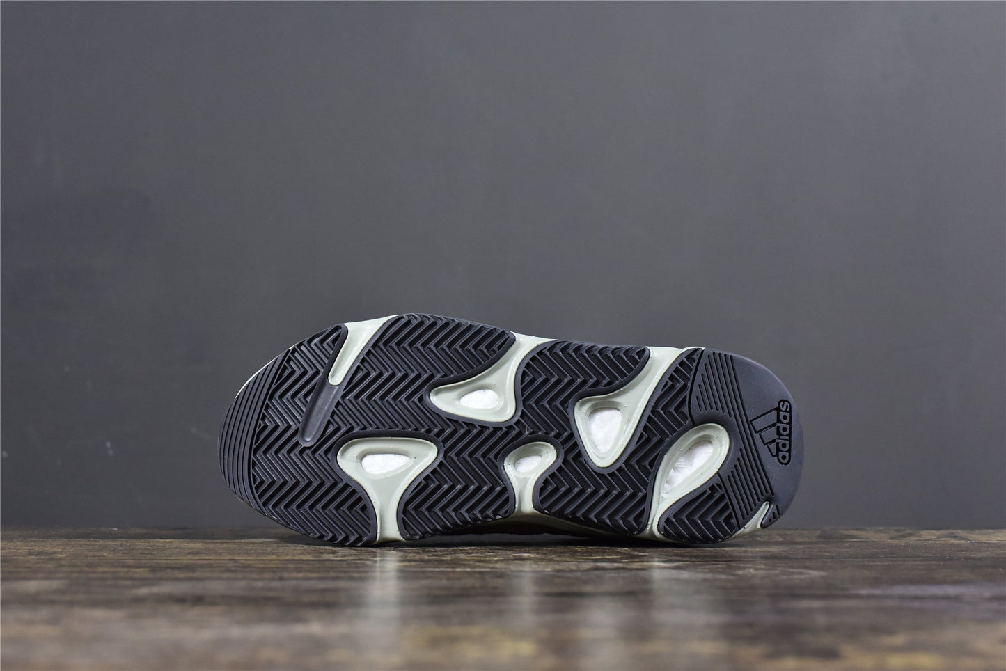 YBoost 700 'Salt'