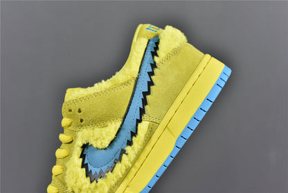 SB Dunk Low x Grateful Dead 'Yellow'
