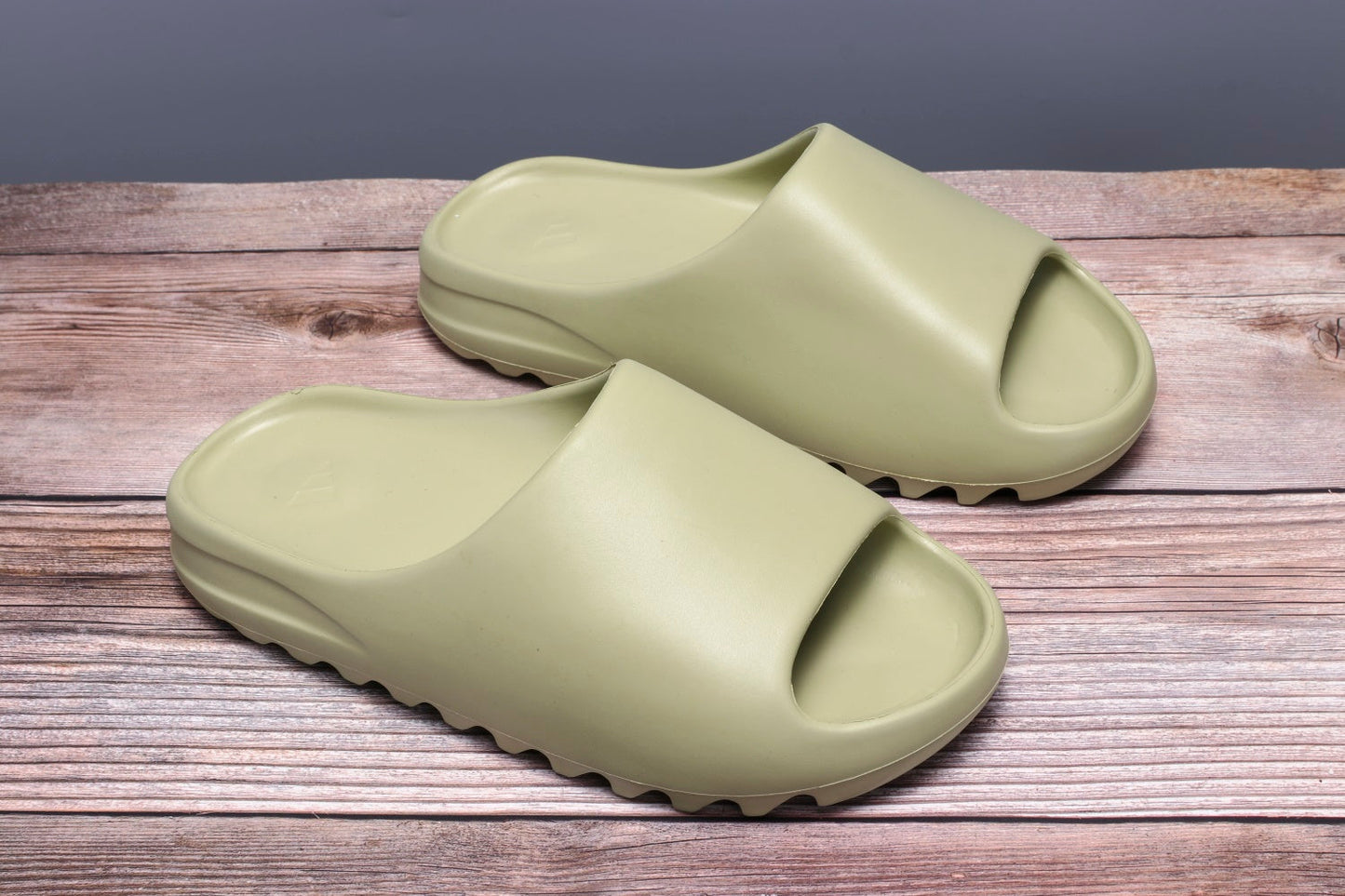 Yeezy Slide Resin