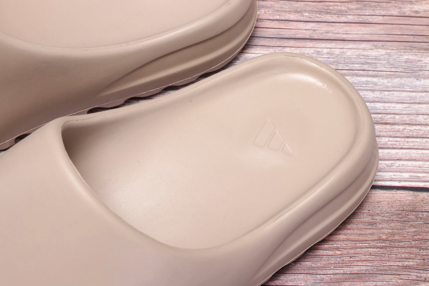 Yeezy Slide Pure