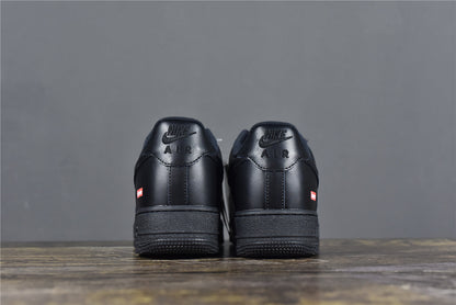 AF 1 x Supreme 'Black'