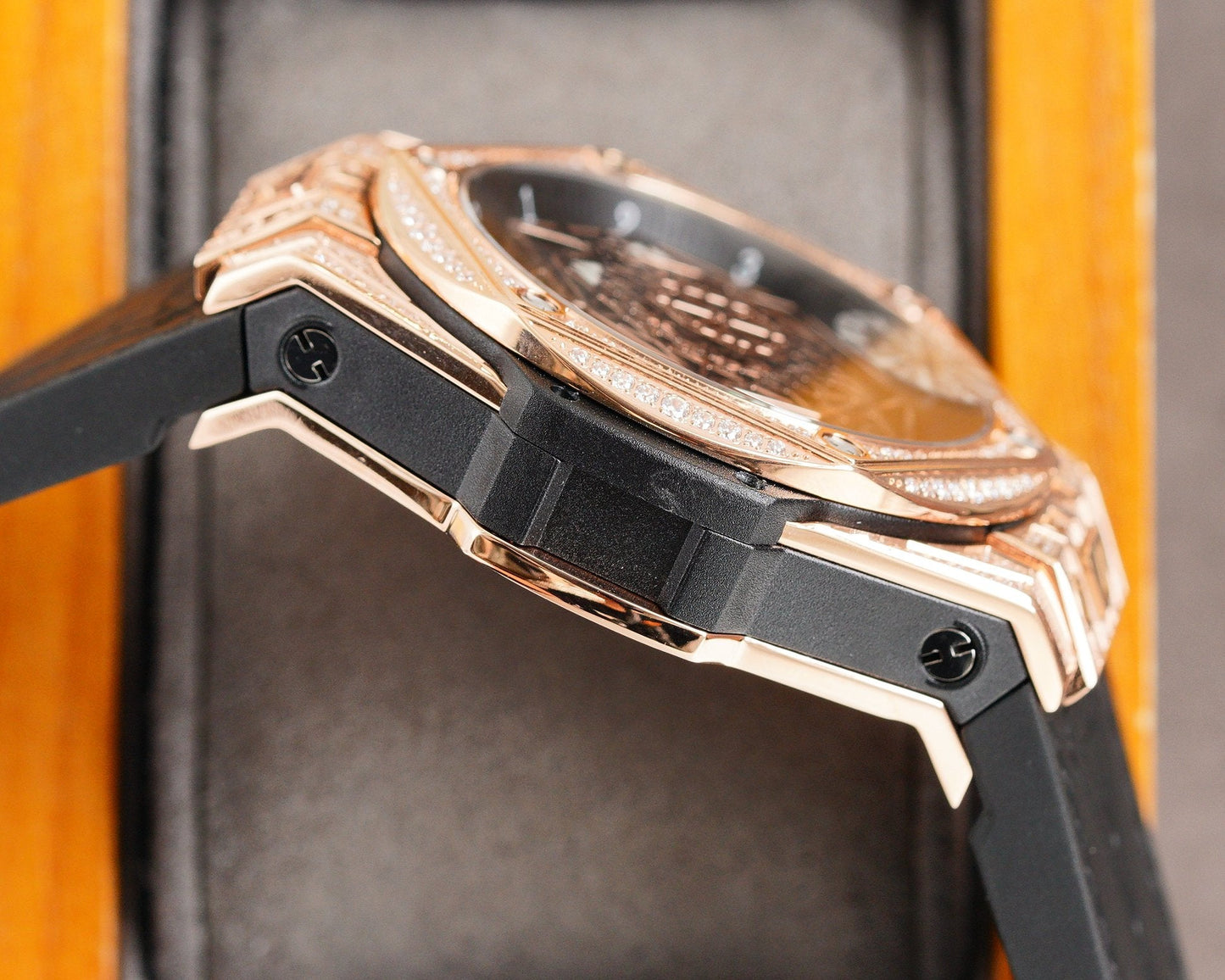 HBT Rosegold - Black Rubber - Automatic - 42mm