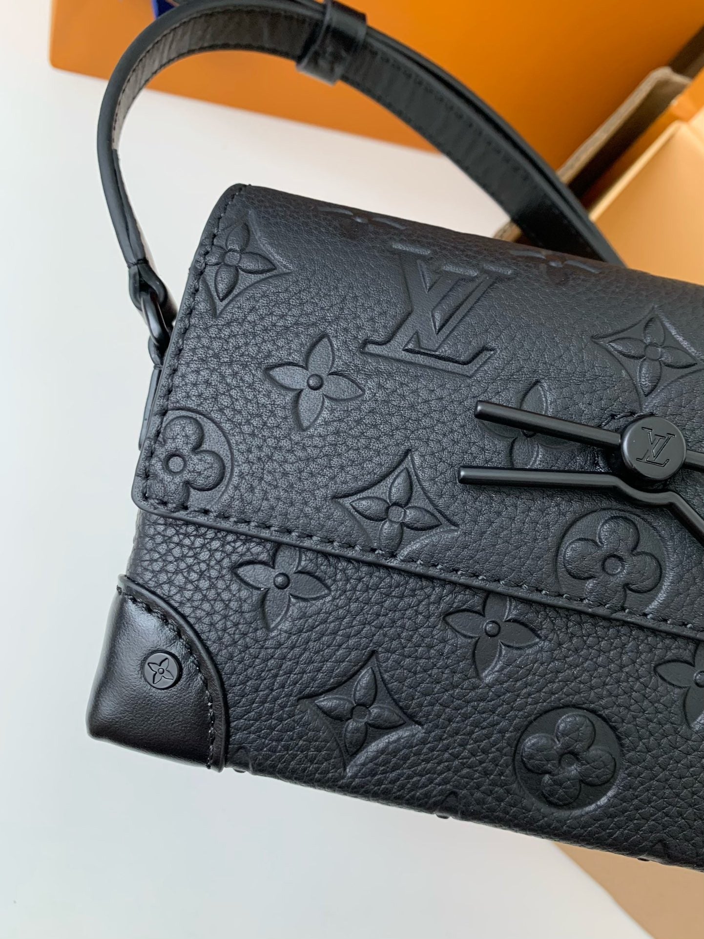 LV STEAMER WM Bag