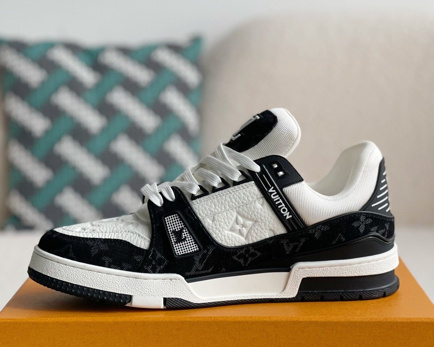 LV TRAINER SNEAKERS