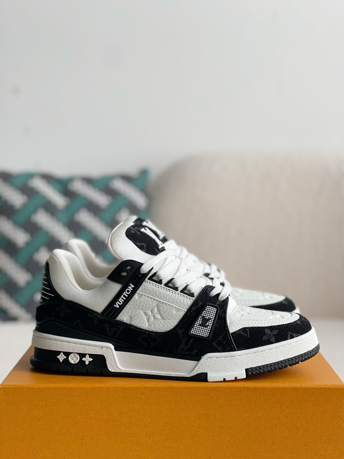 LV TRAINER SNEAKERS