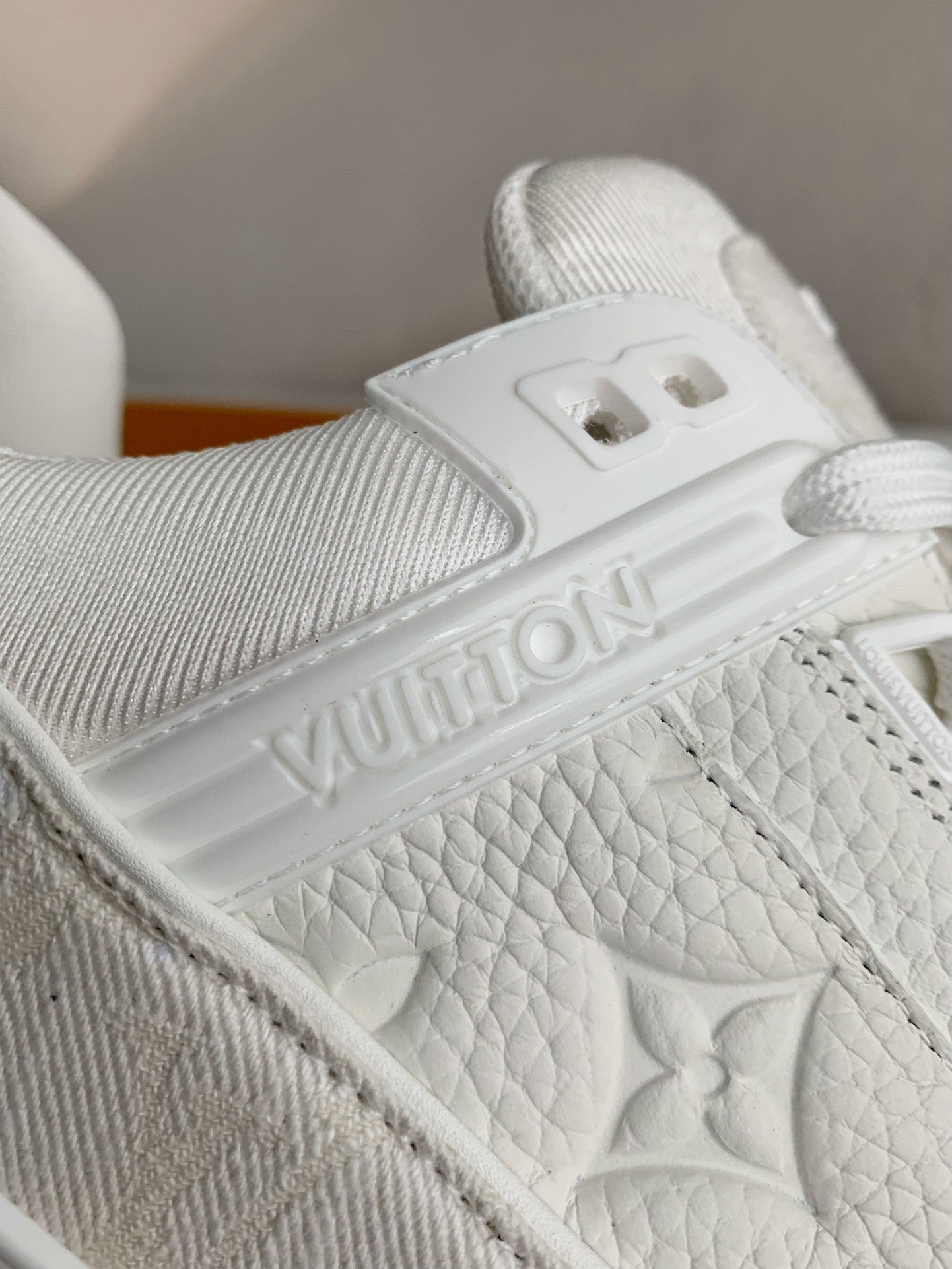 LV TRAINER 1A8FN8 Sneakers