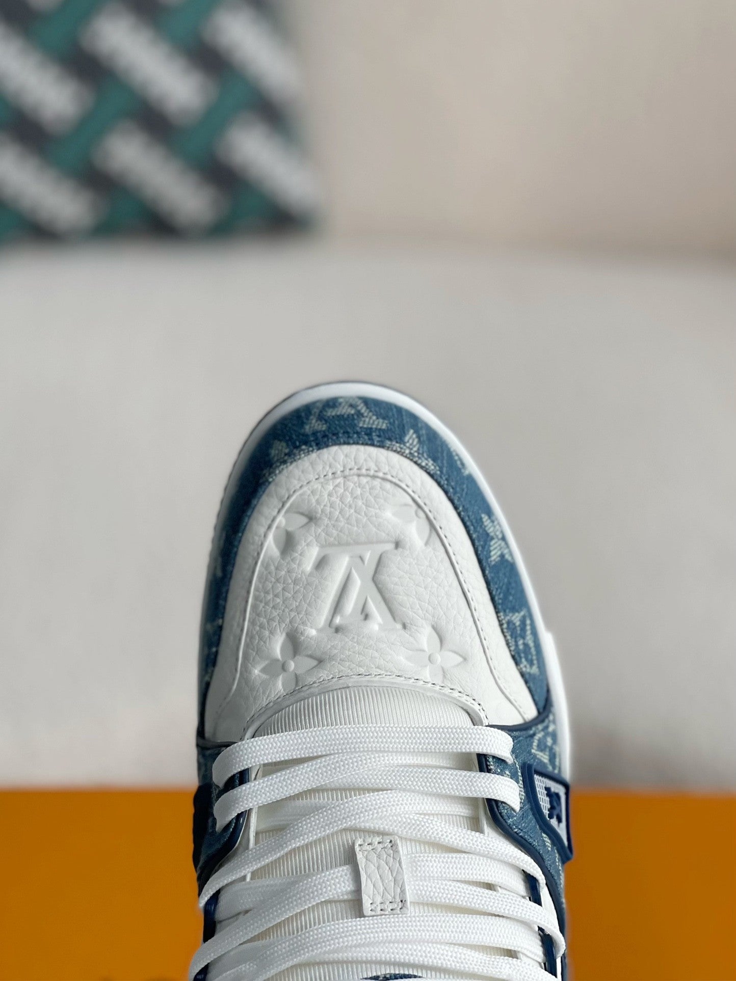 LV TRAINER 1A8FN8 Sneakers