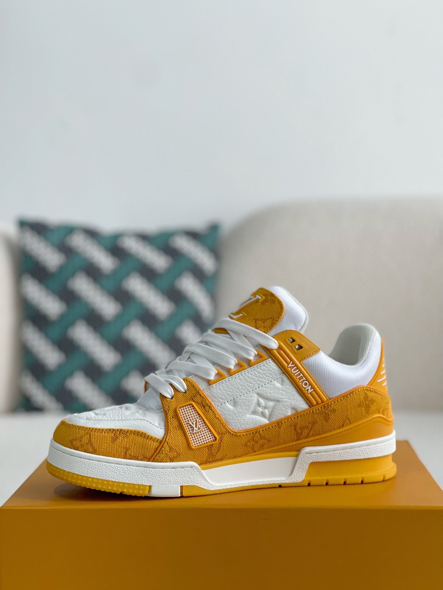 LV TRAINER 1A8FN8 Sneaker