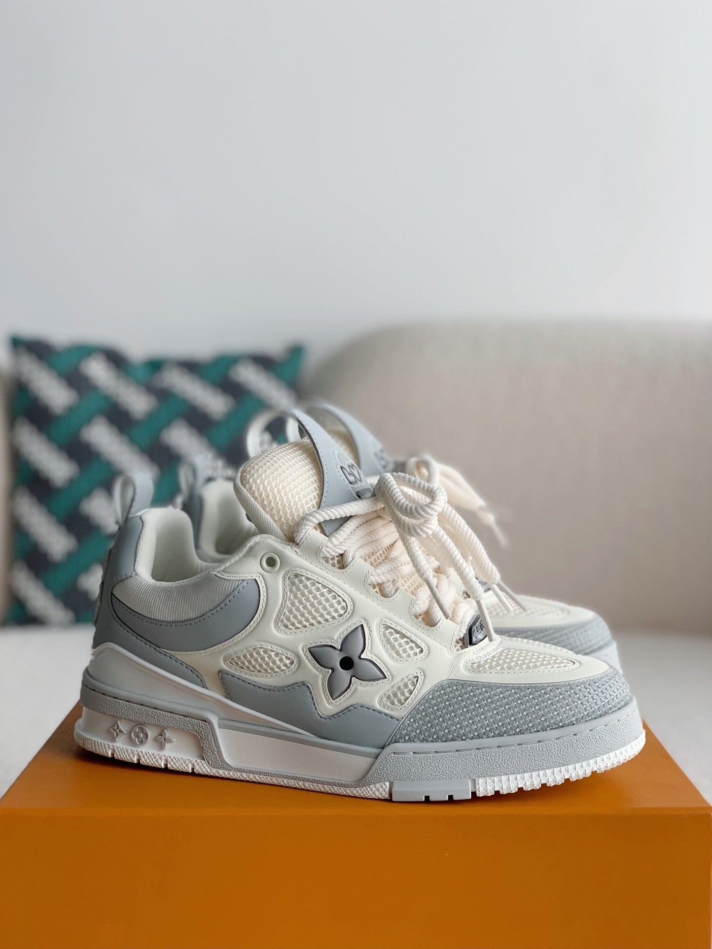 LV RUNNER TATIC sneakers