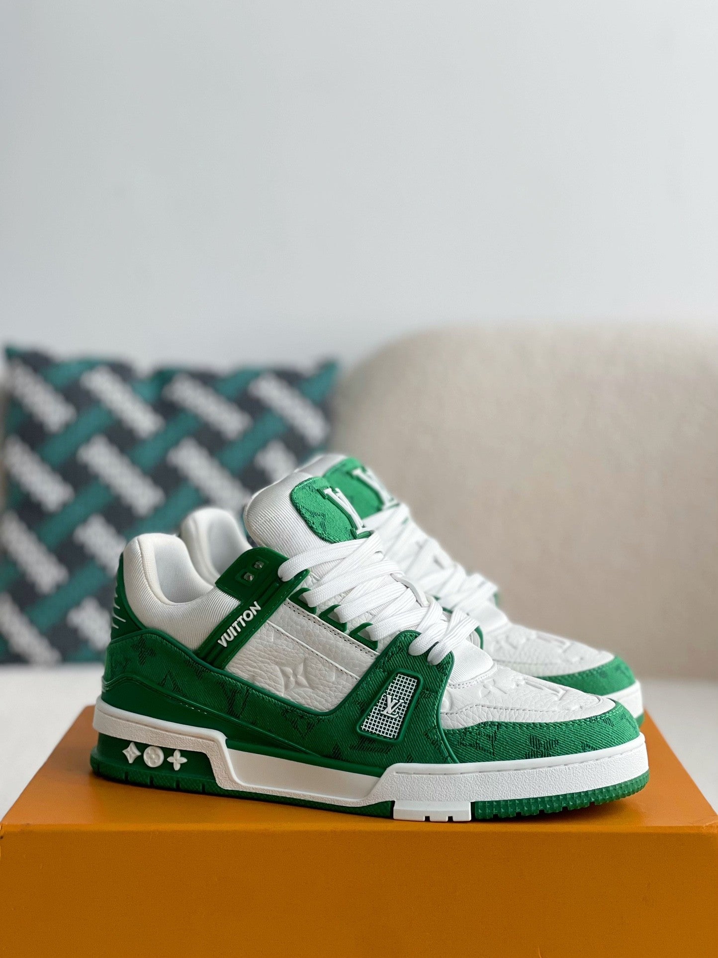 LV TRAINER 1A8FN8 Sneakers