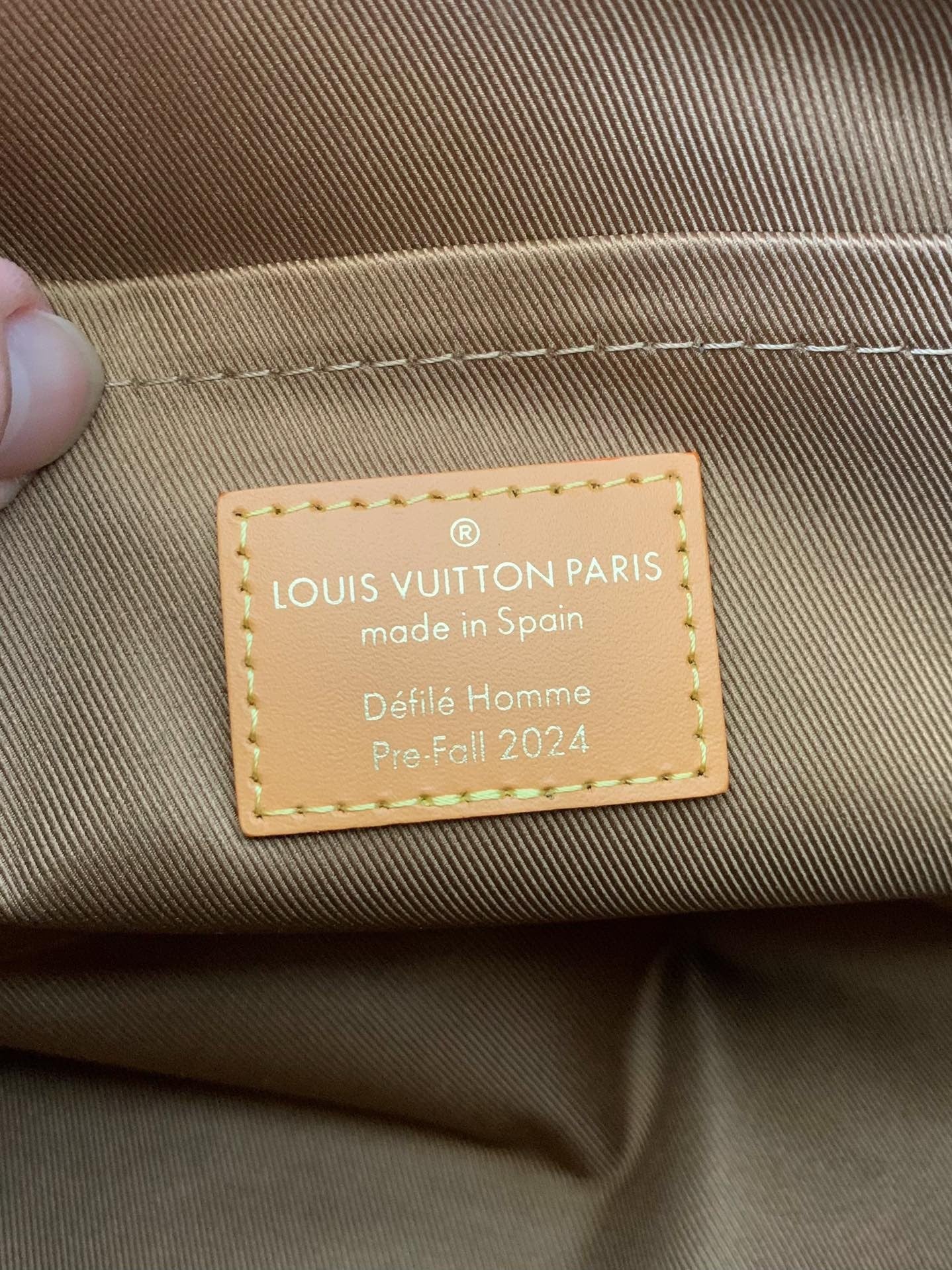 LV Keepall Bandouli ère 25 handbag