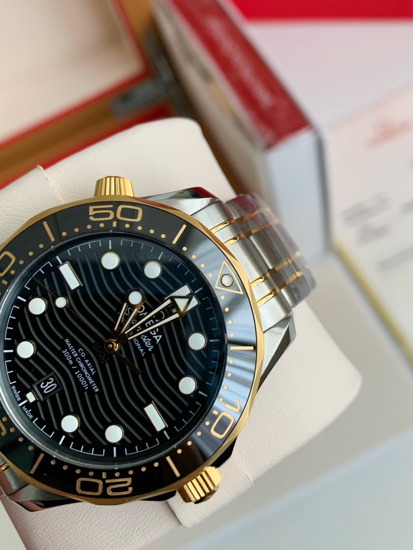 Omega Seahorse Series 300-meter dive wristwatch,43.5mm