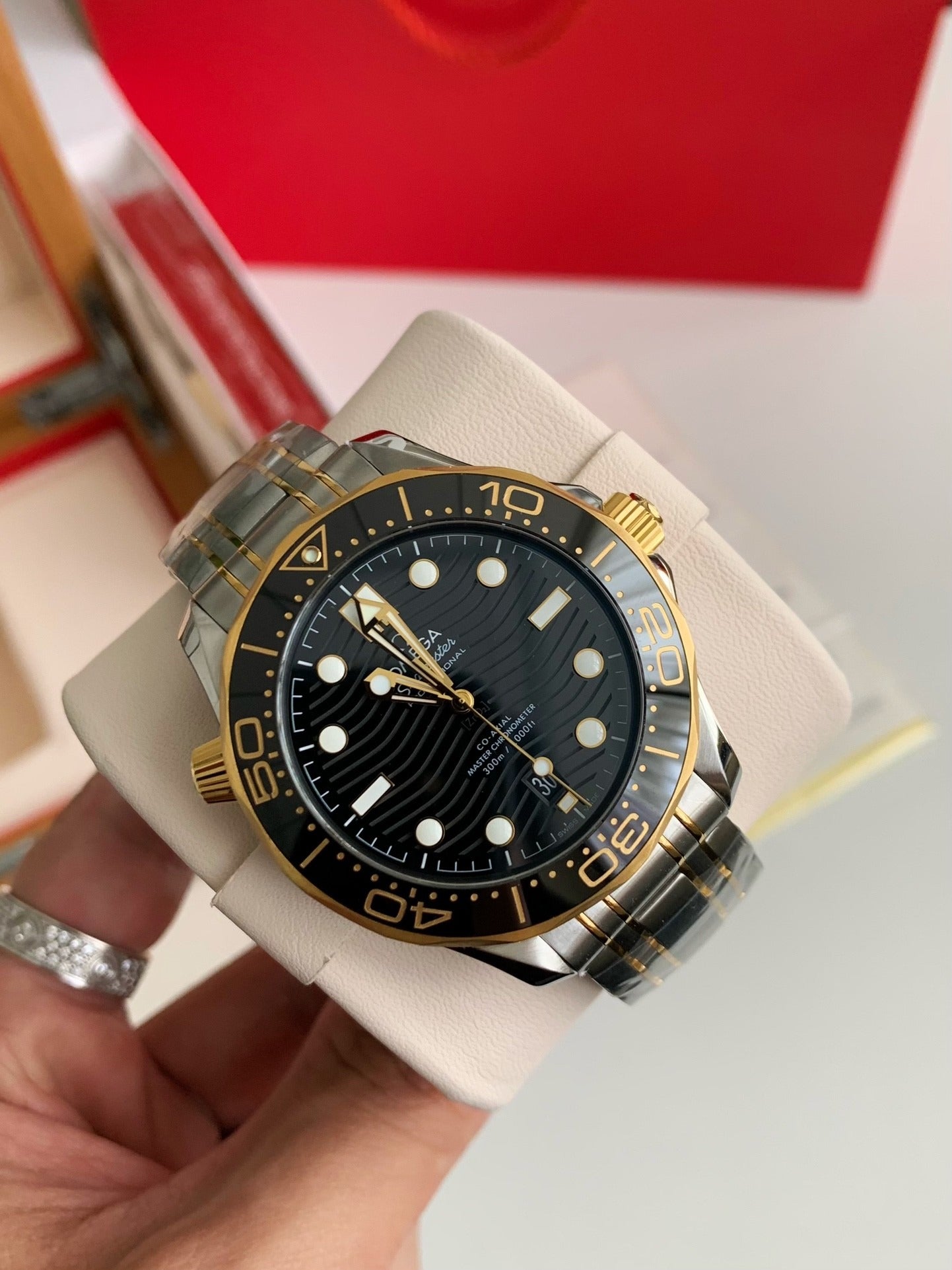Omega Seahorse Series 300-meter dive wristwatch,43.5mm