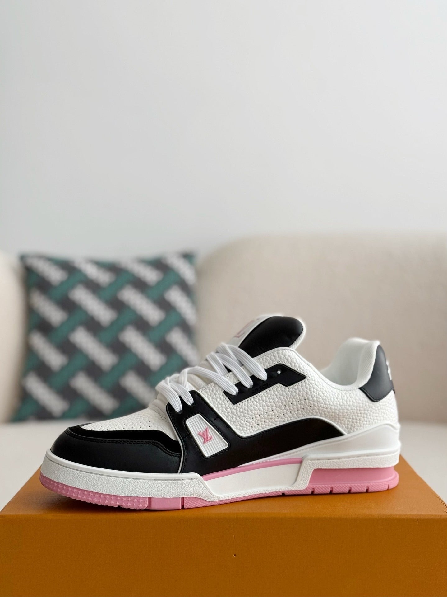 LV TRAINER SNEAKERS