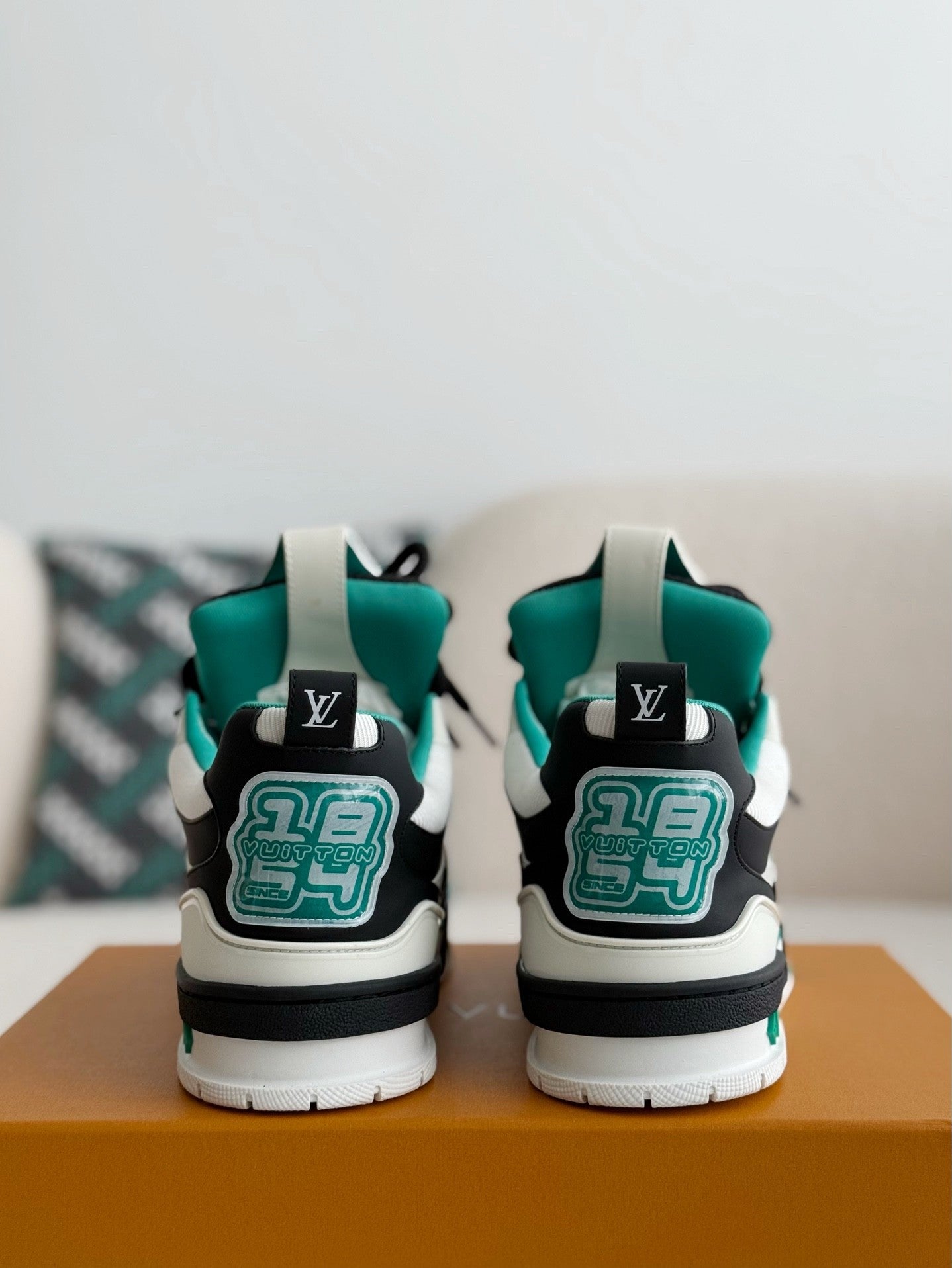 LV RUNNER TATIC sneakers