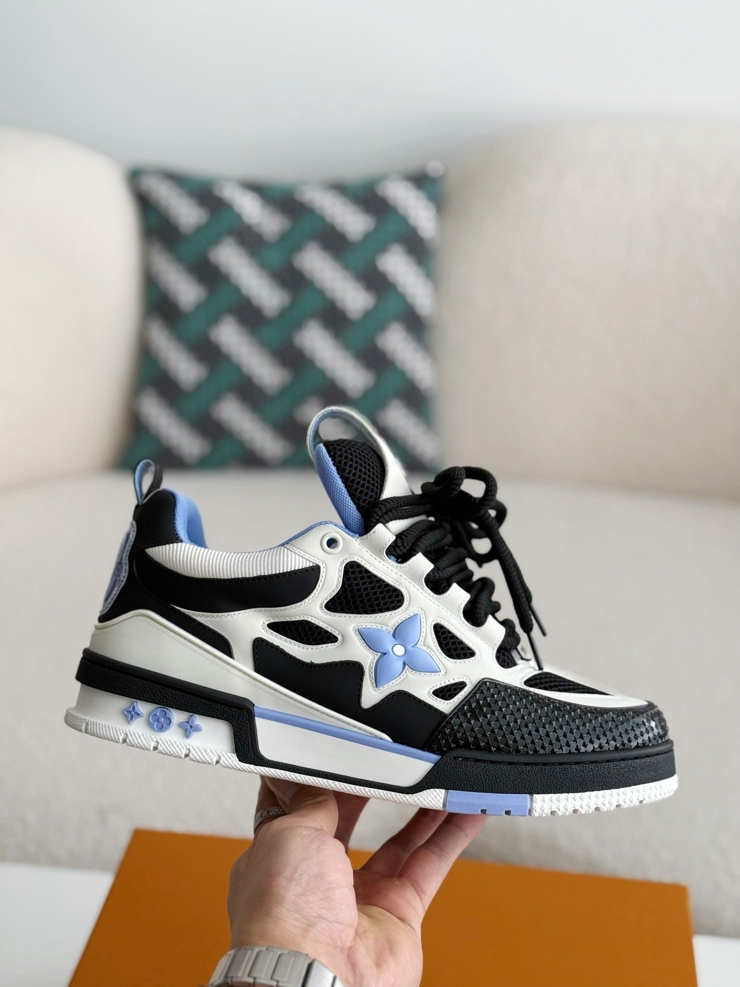 LV RUNNER TATIC sneakers