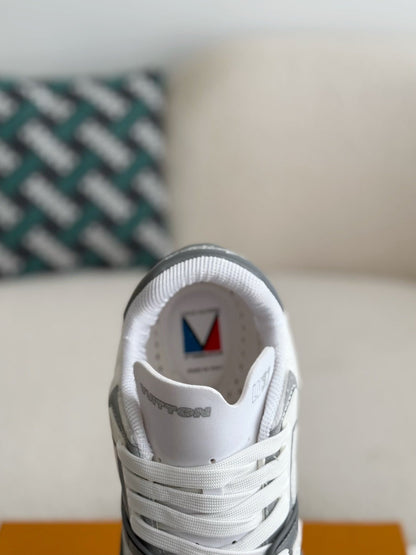 LV TRAINER SNEAKERS REFLECTIVE
