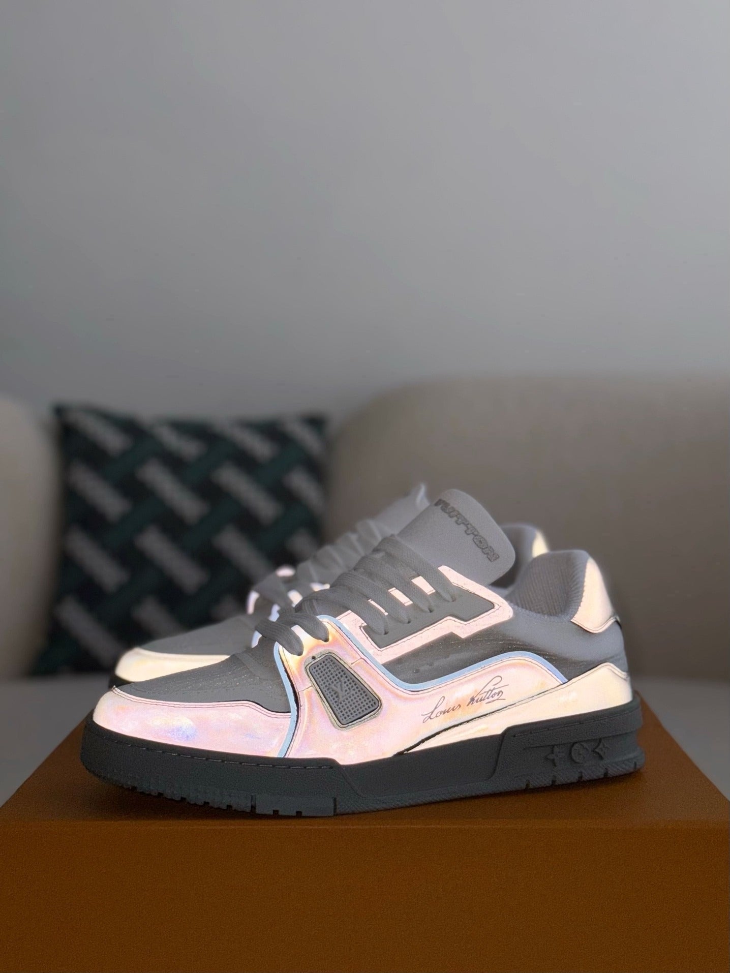 LV TRAINER SNEAKERS REFLECTIVE
