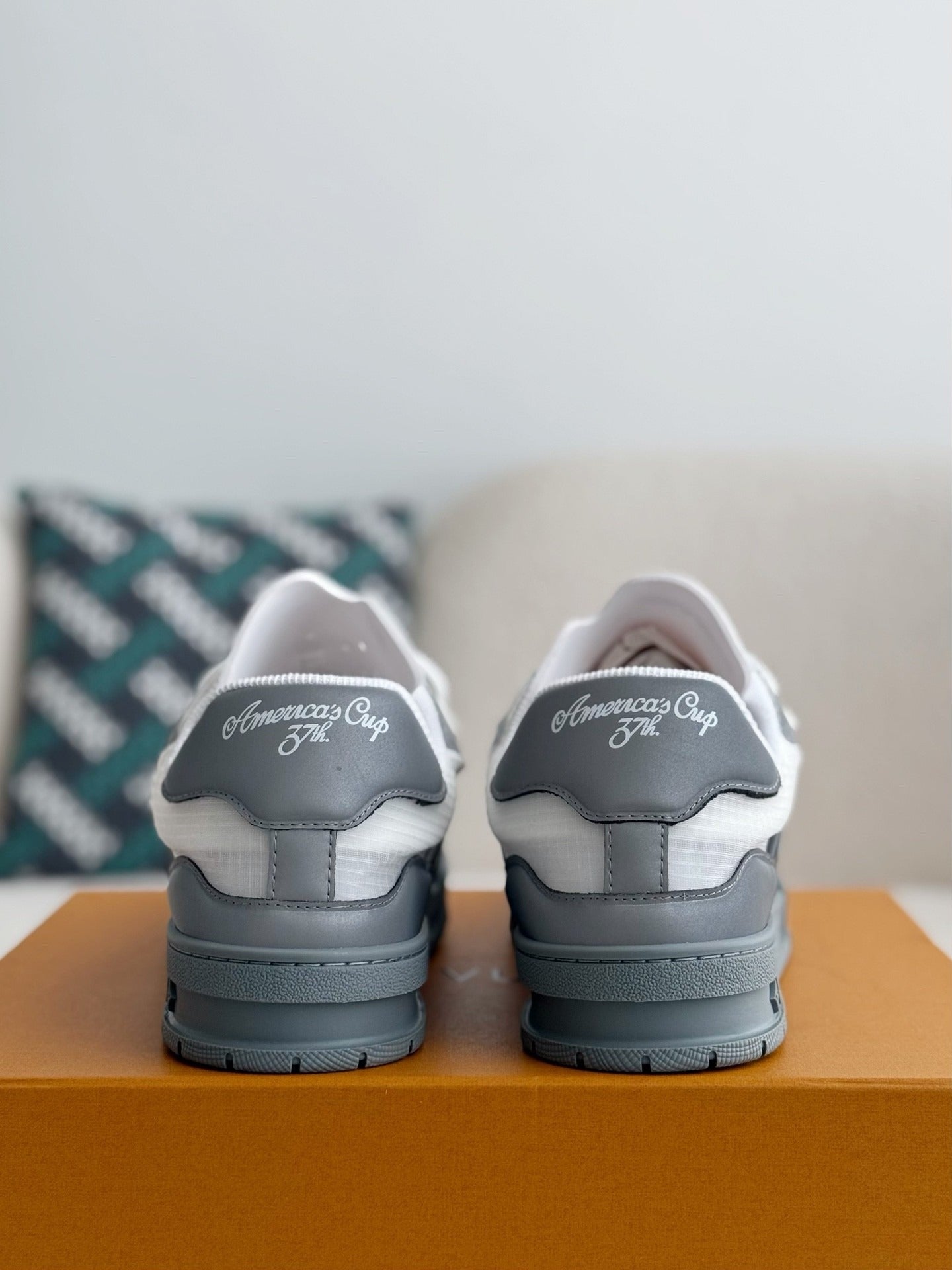 LV TRAINER SNEAKERS REFLECTIVE