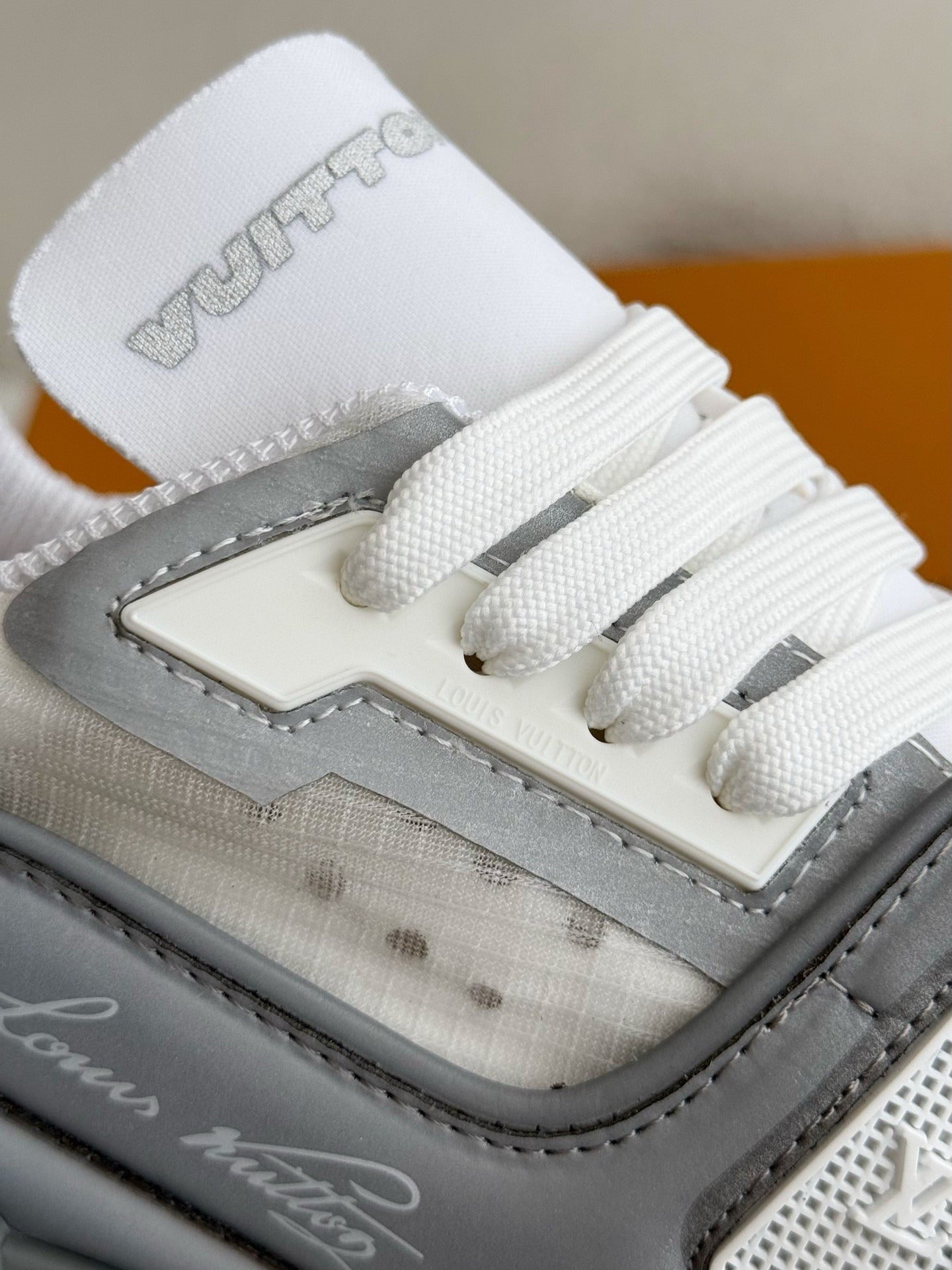 LV TRAINER SNEAKERS REFLECTIVE