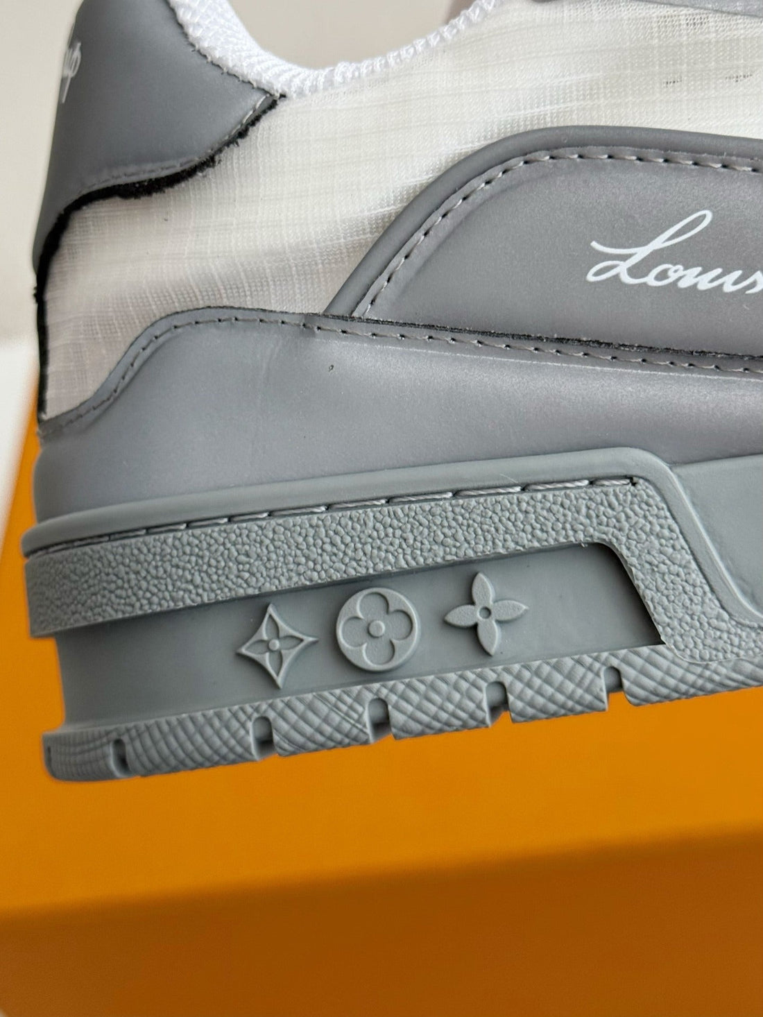 LV TRAINER SNEAKERS REFLECTIVE