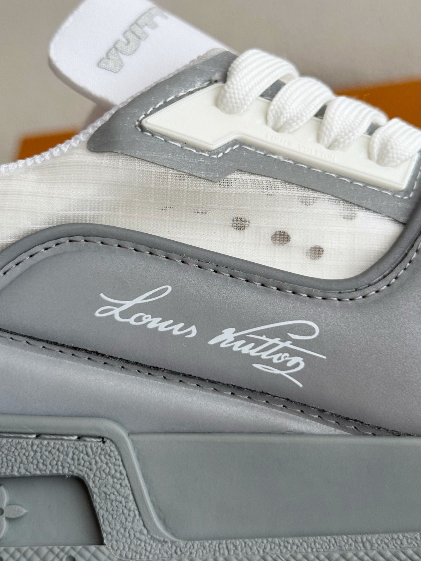 LV TRAINER SNEAKERS REFLECTIVE