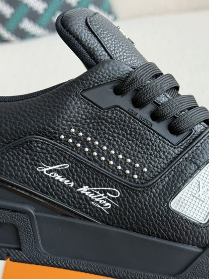 LV TRAINER Sneakers