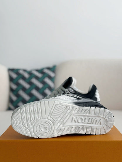 LV TRAINER Sneakers