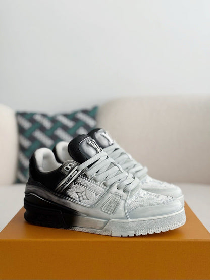 LV TRAINER Sneakers