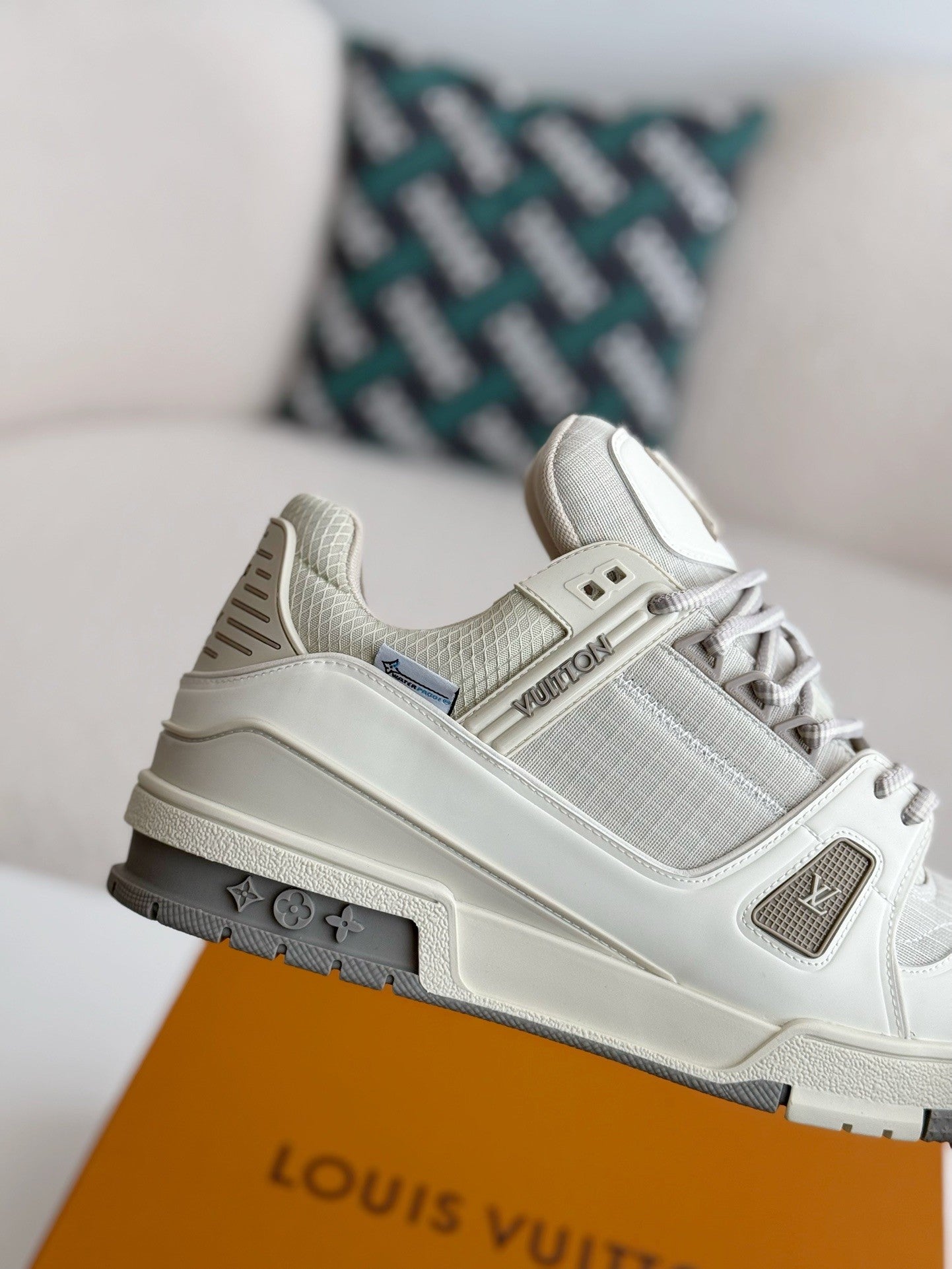 LV TRAINER Sneakers