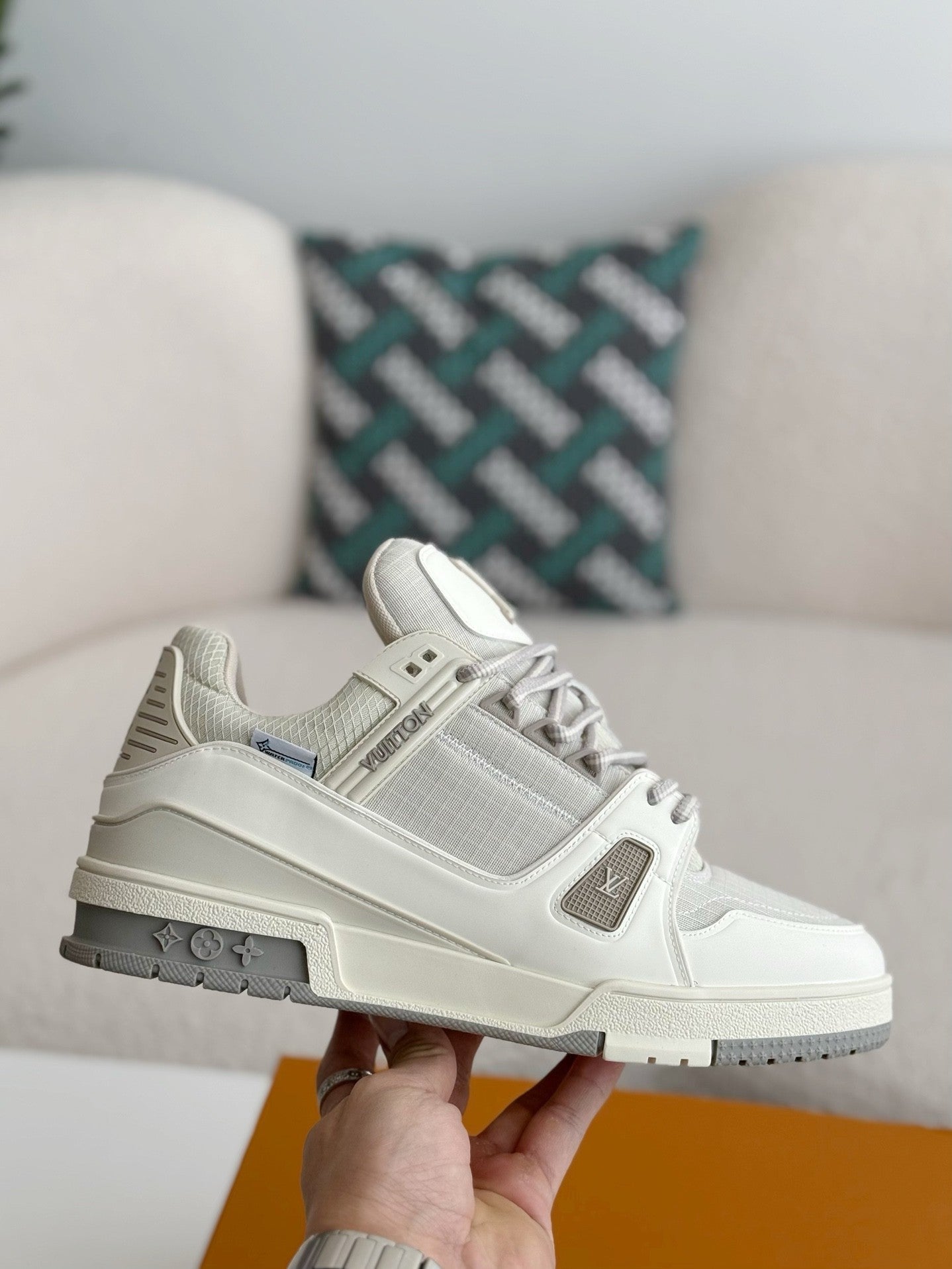 LV TRAINER Sneakers