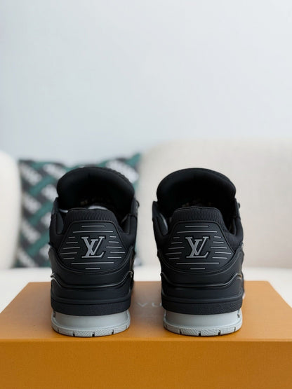 LV TRAINER Sneakers