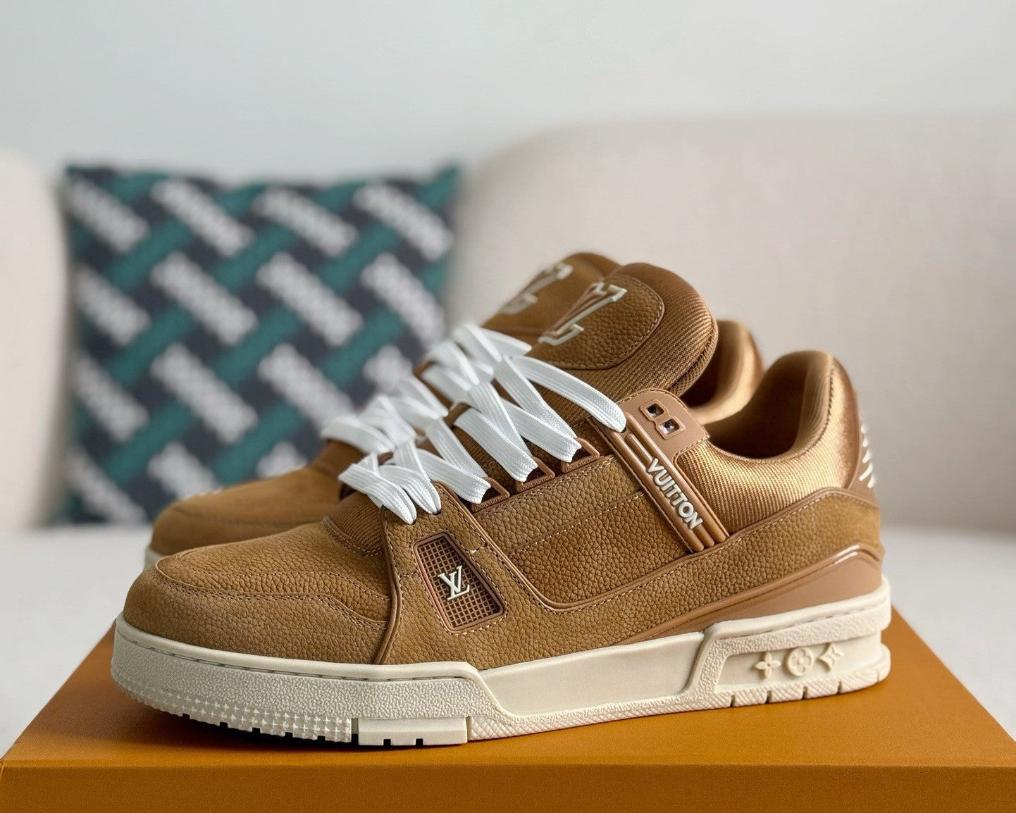 LV TRAINER Sneakers