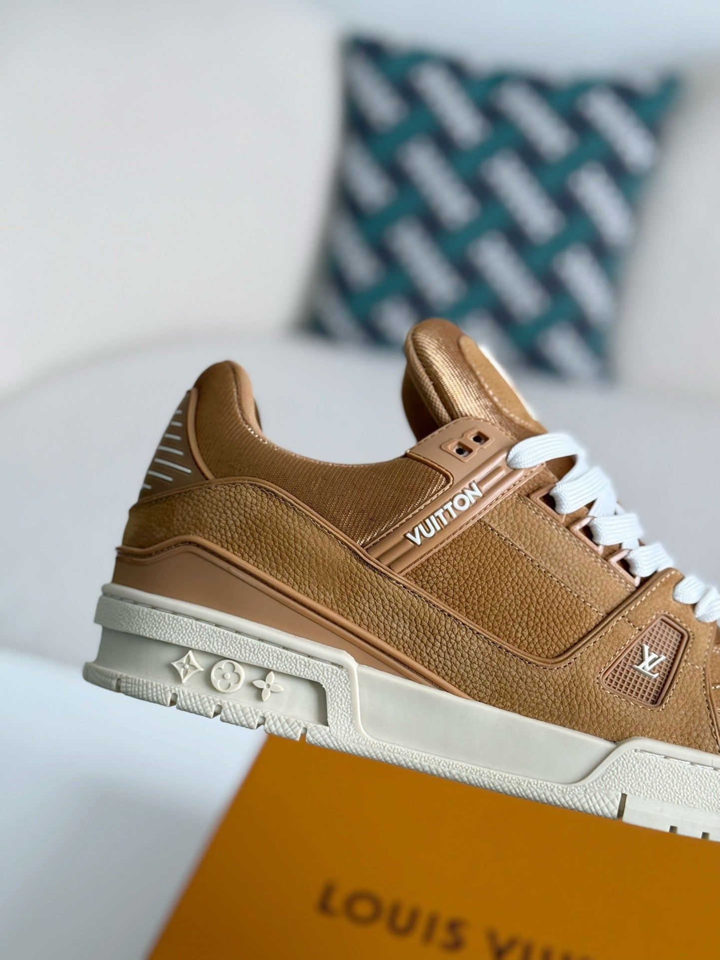 LV TRAINER Sneakers