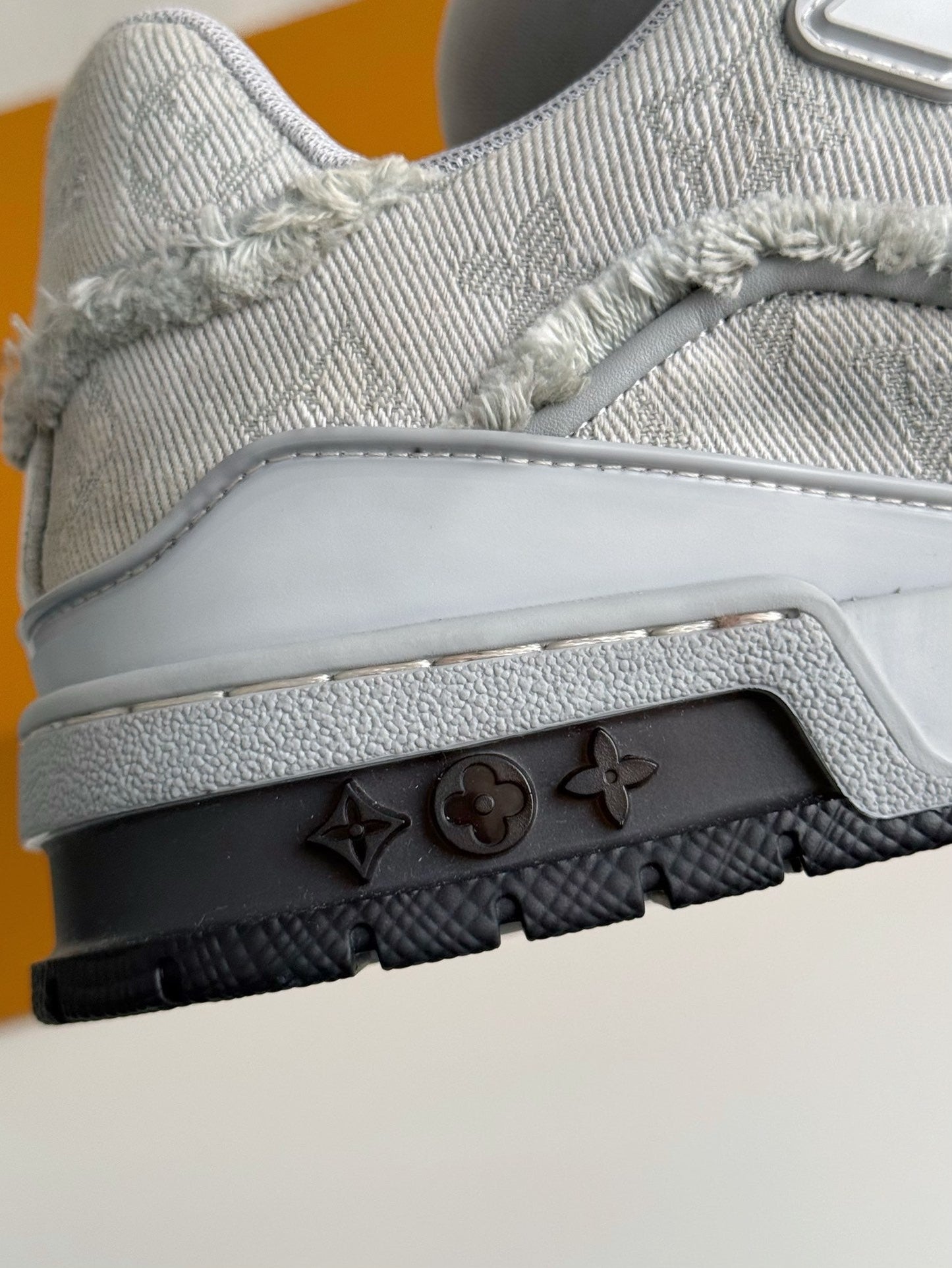 LV TRAINER Sneakers