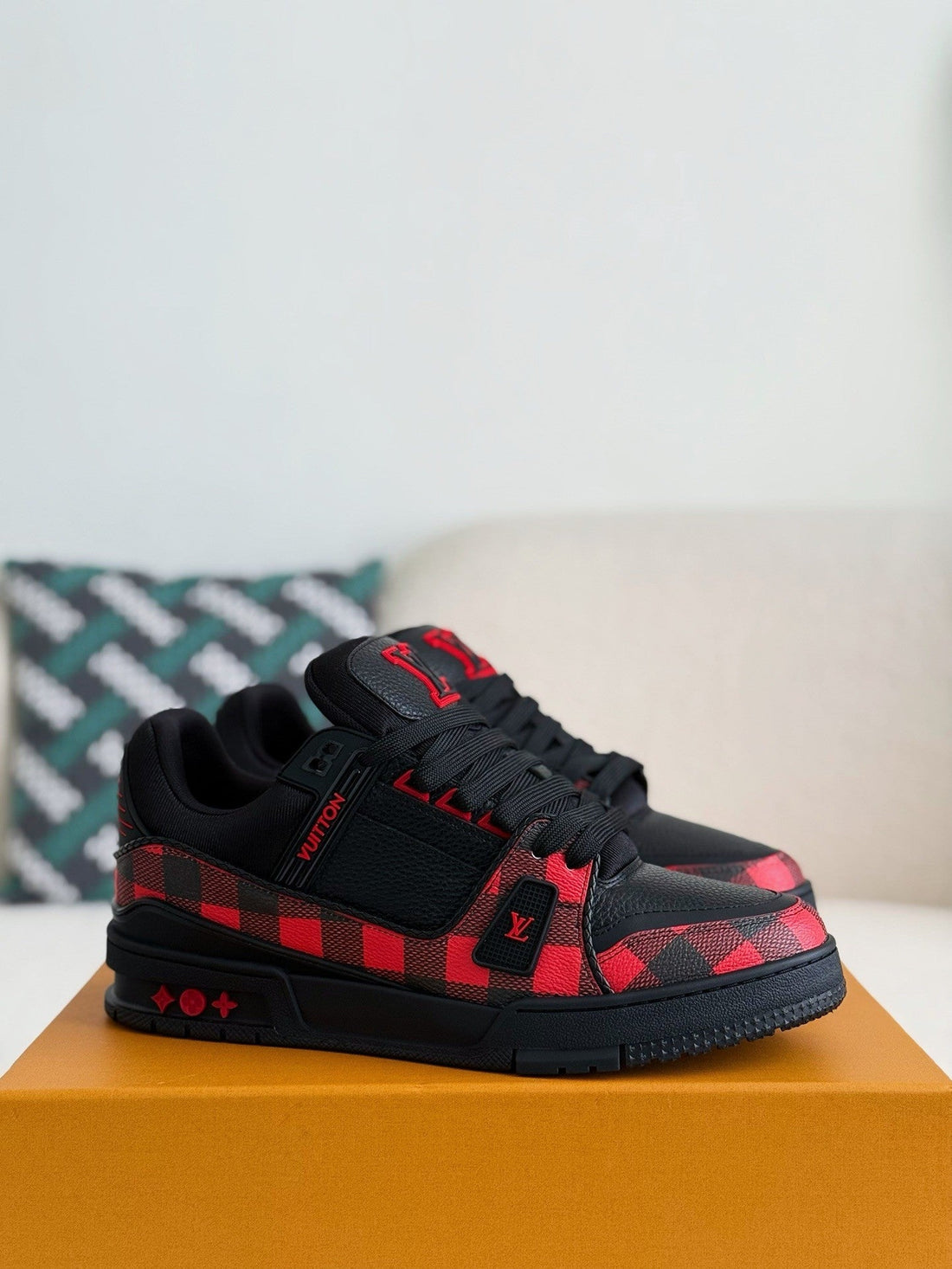LV TRAINER 1A8FN8 Sneakers