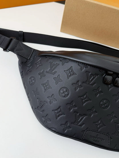 LV DISCOVERY FULL LEATHER CHEST BAG M44