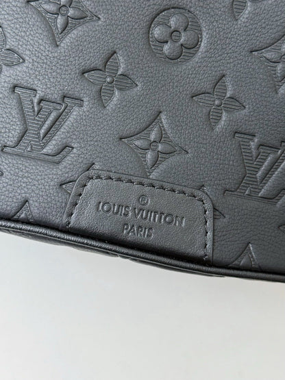 LV DISCOVERY FULL LEATHER CHEST BAG M44
