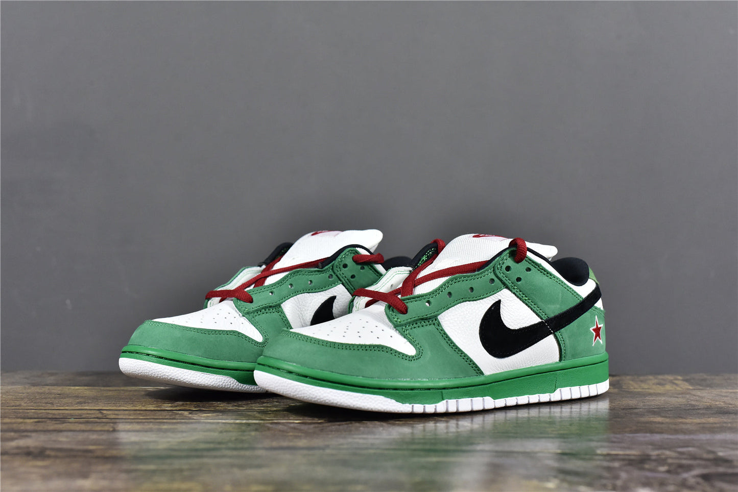 SB Dunk Low x Heineken