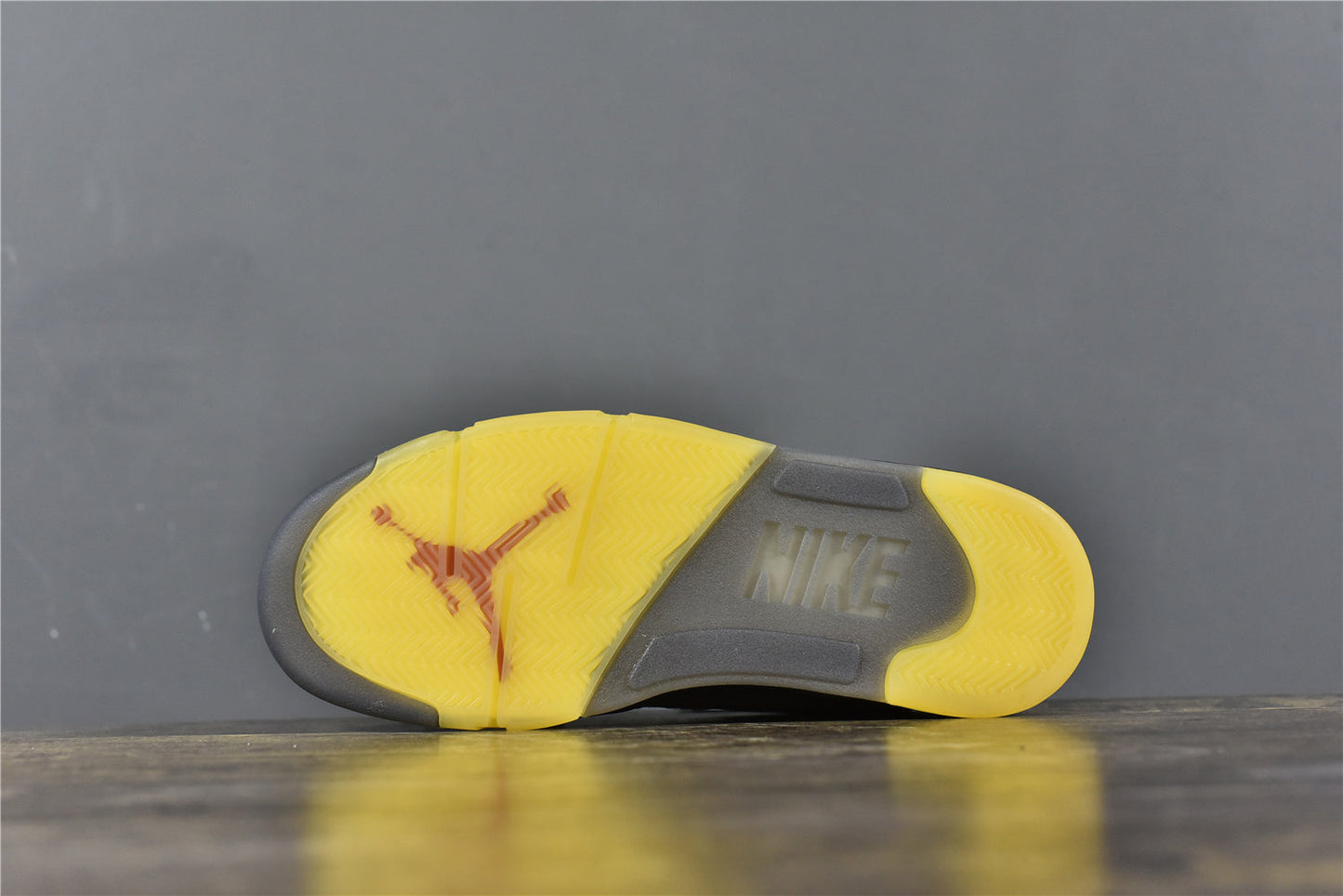 AJ 5 x Off-White