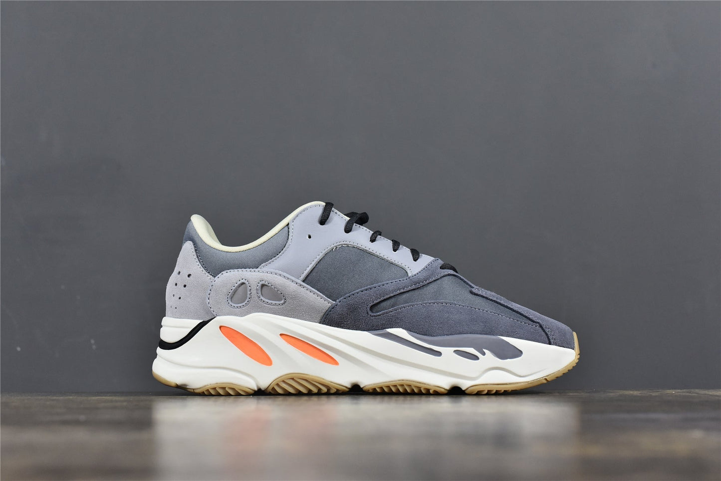 YBoost 700 'Magnet'